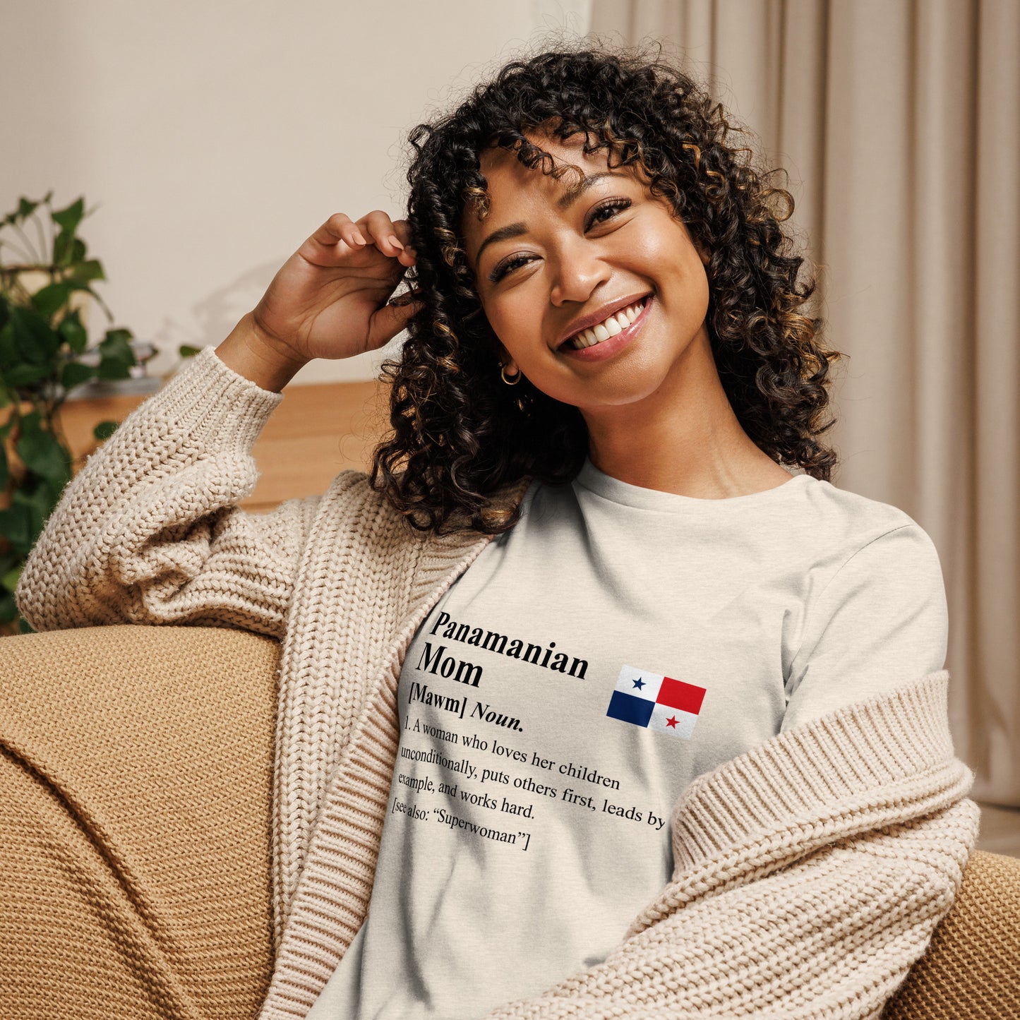 Panamanian Mom Relaxed Shirt (Black Letters)